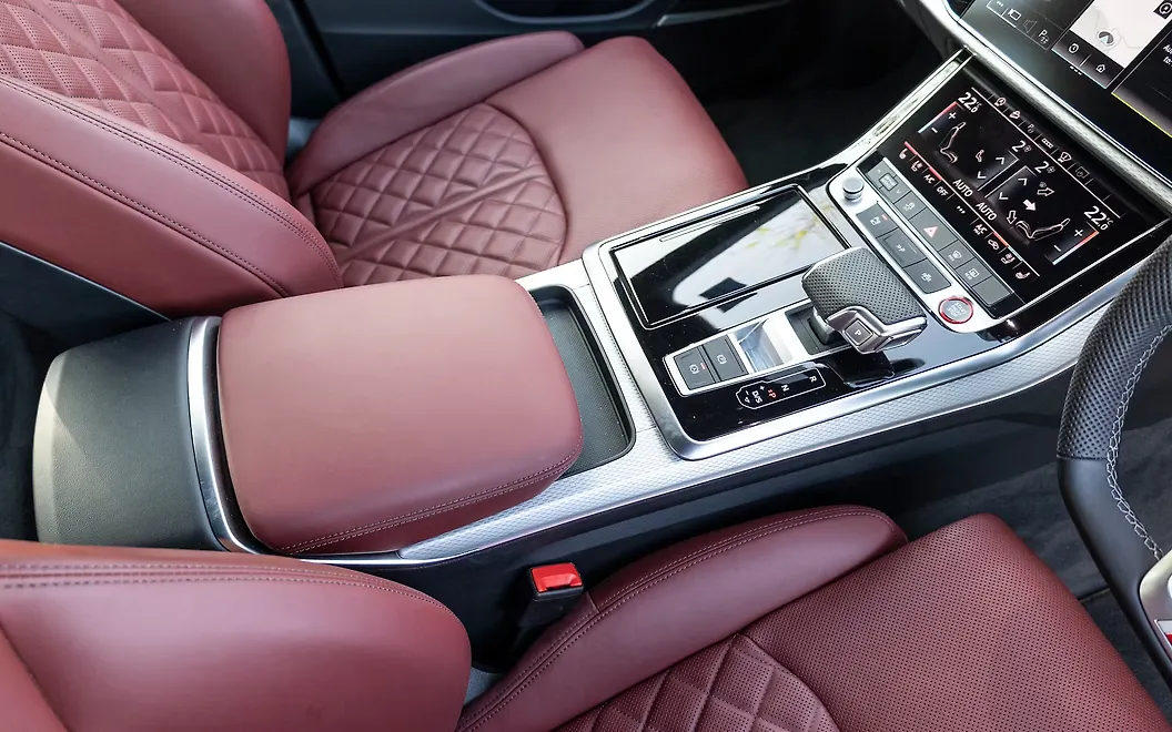 Audi SQ8 Storage