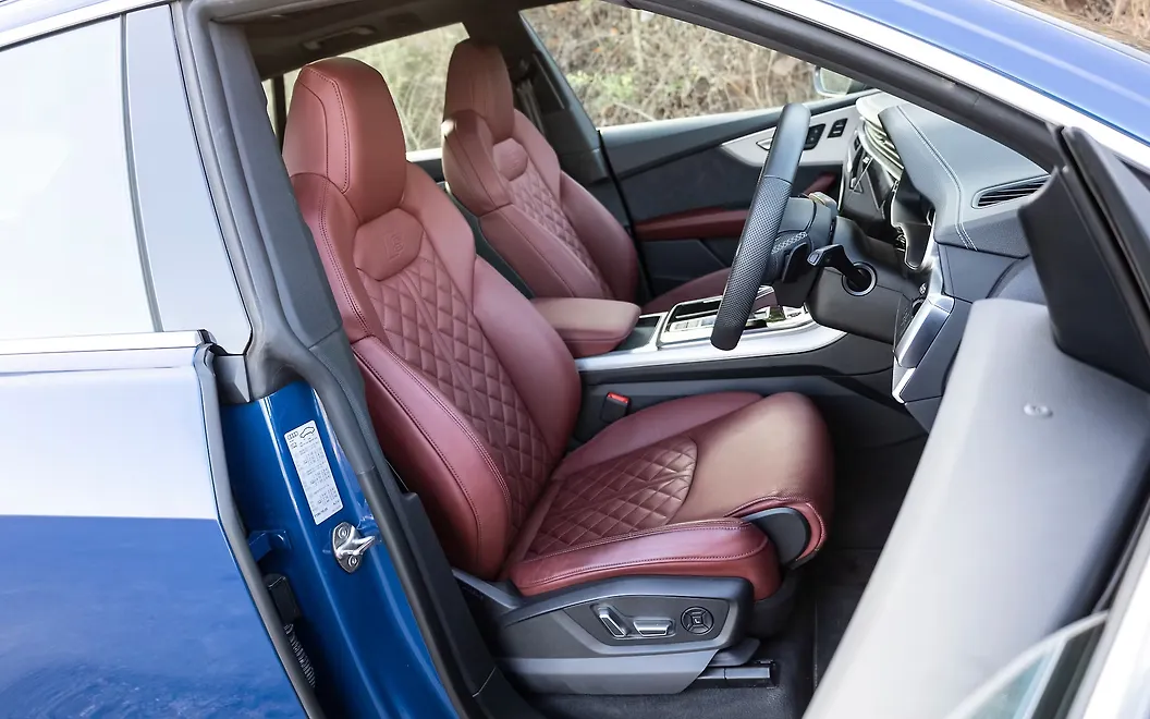 Audi SQ8 Front Seats