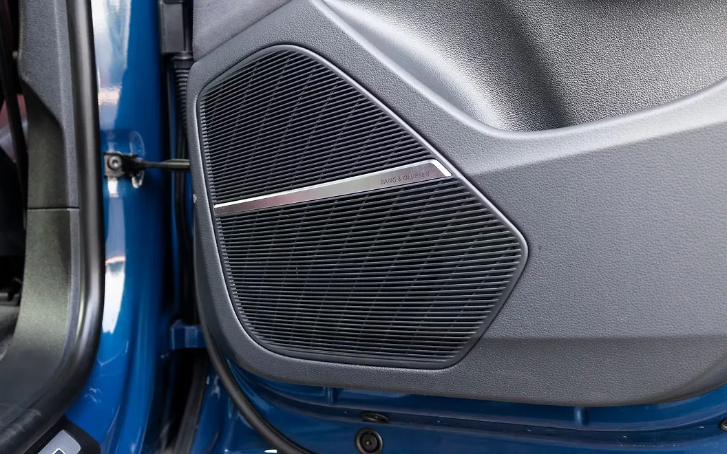 Audi SQ8 Front Speakers