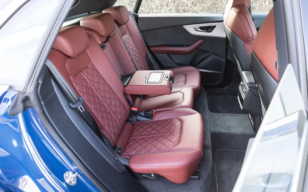 Audi SQ8 Arm Rest in Rear Passenger Seats