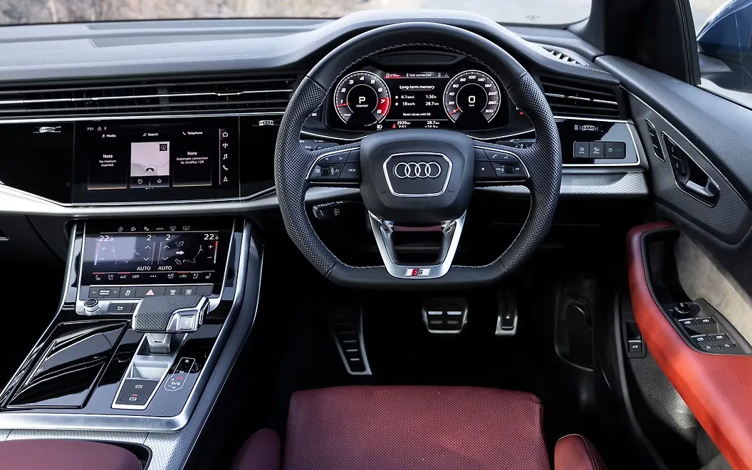 Audi SQ8 Steering