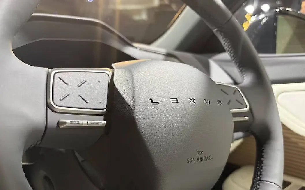 Lexus ES 500e