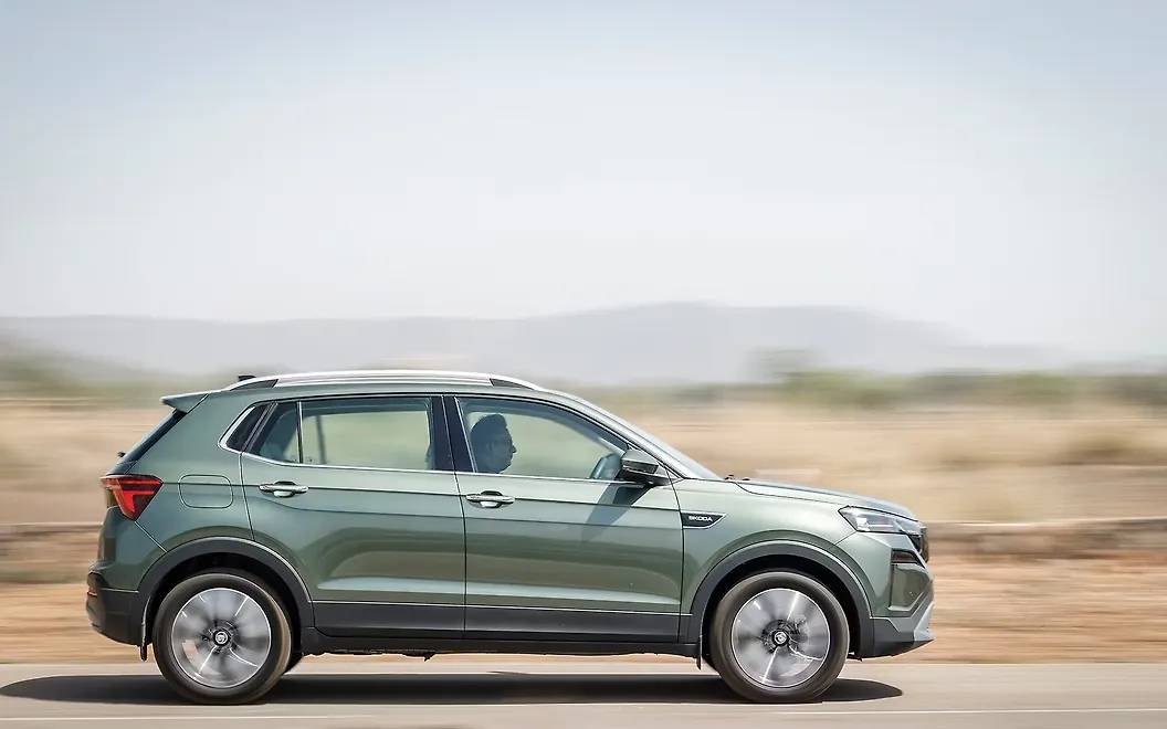 Skoda Kushaq Right View