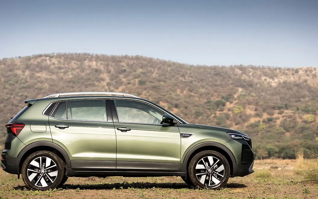 Skoda Kushaq Right View
