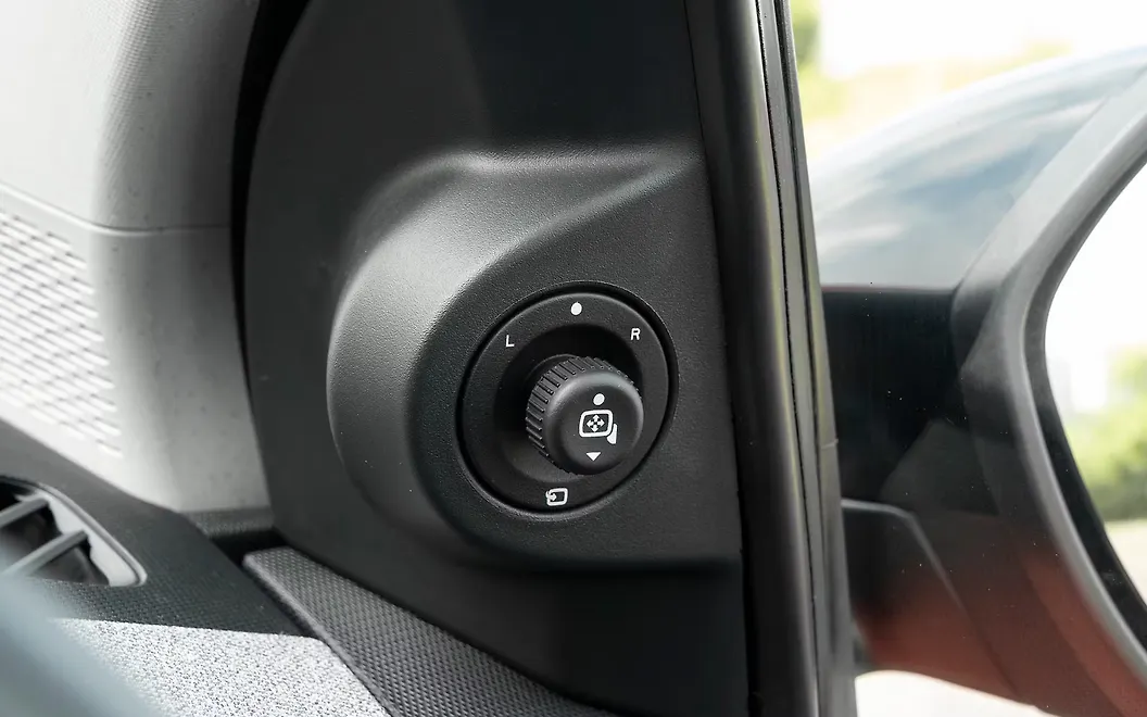 Tata Tiago ORVM Controls