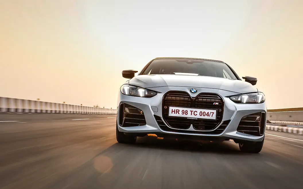 M440i Front View