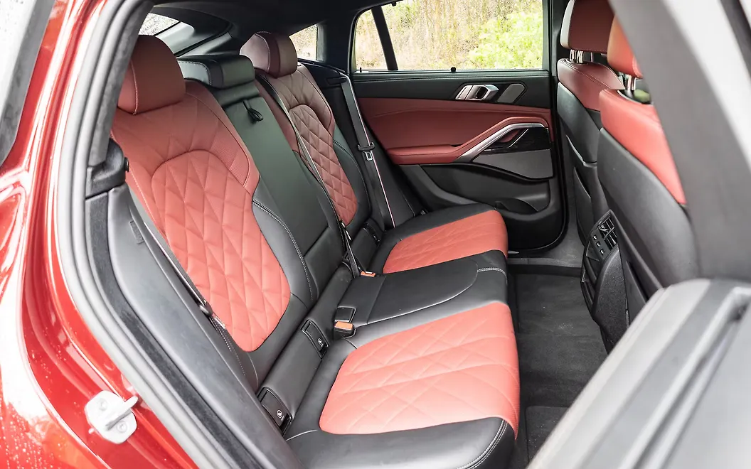 BMW X6 - Rear Passenger Seats | BMW X6 Images