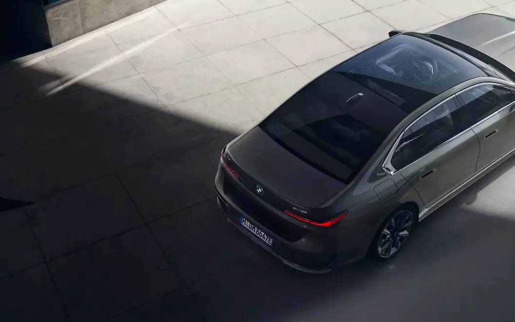 BMW i7