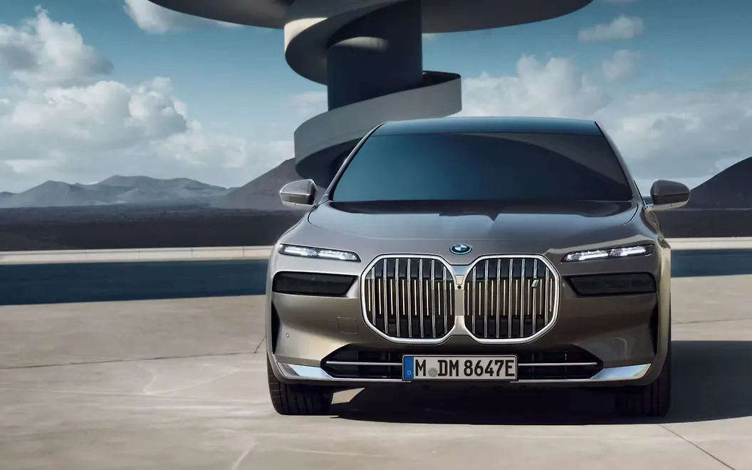 BMW i7