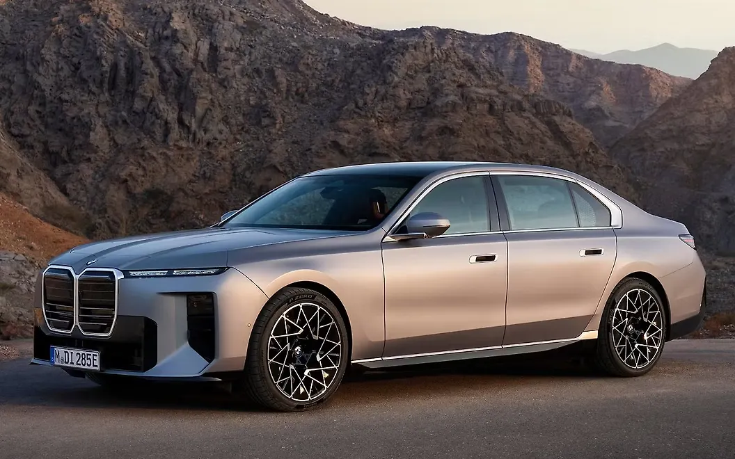 BMW i7