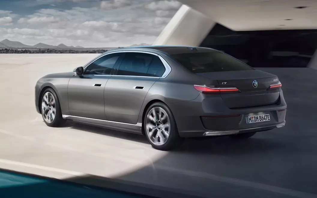 BMW i7