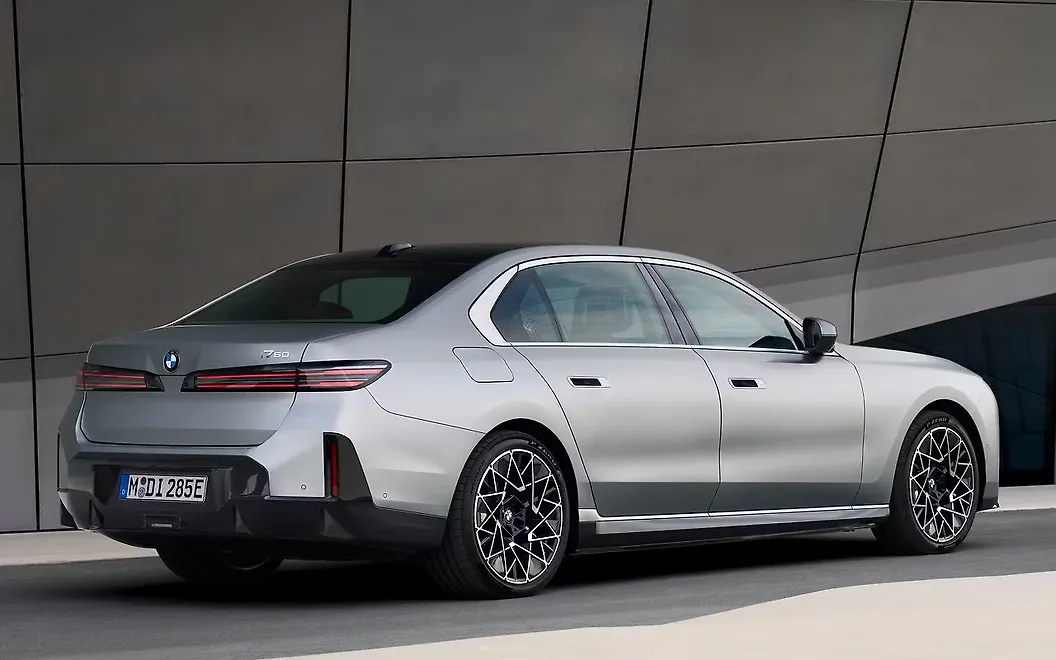 BMW i7