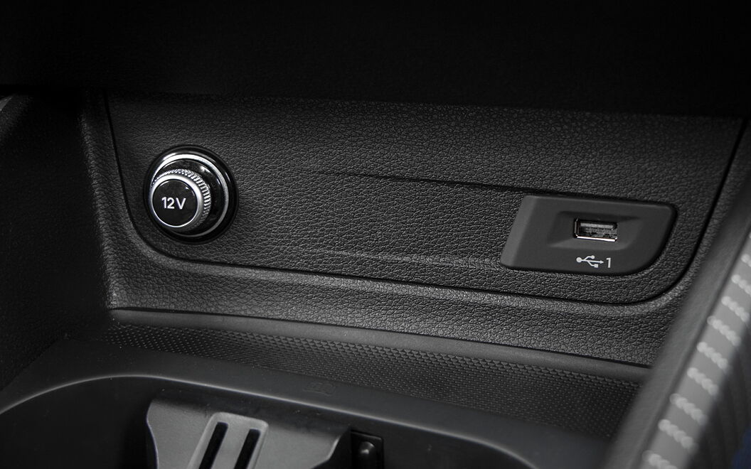 Audi Q2 USB / Charging Port