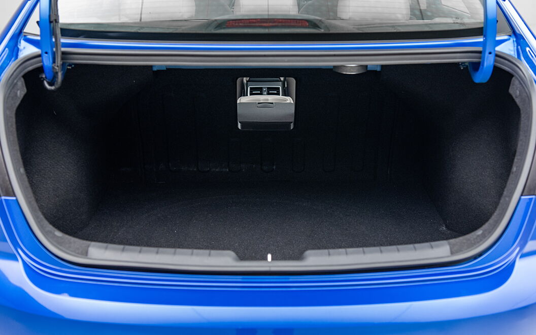 Hyundai Elantra [2016-2019] Boot Space
