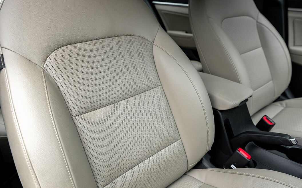 Hyundai Elantra [2016-2019] Front-Seats