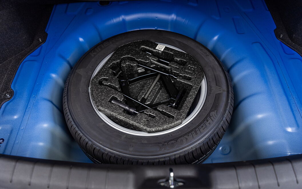 Hyundai Elantra [2016-2019] Wheels-Tyres
