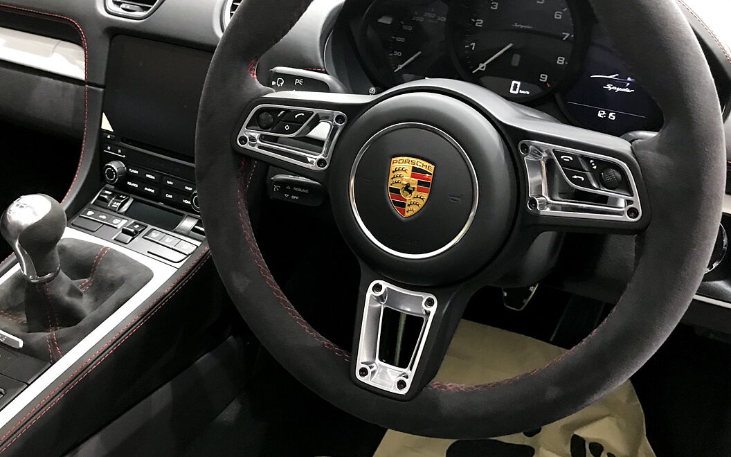 Porsche 718 Steering