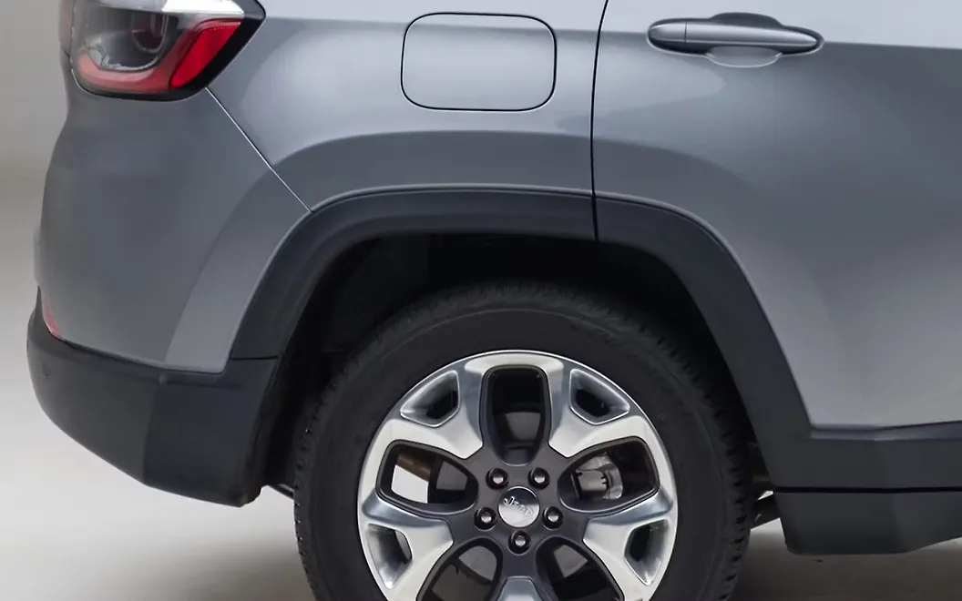 Discontinued Jeep Compass 2017 Images