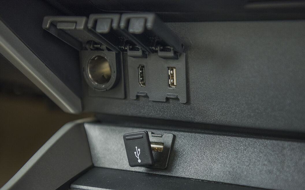 Honda City 4th Generation USB / Charging Port
