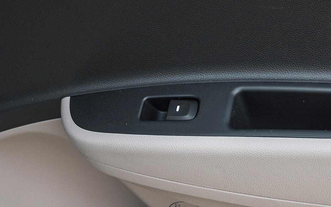 Hyundai Grand i10 Passenger Window Controls