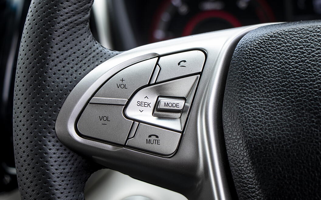Mahindra XUV300 Steering Mounted Controls - Left