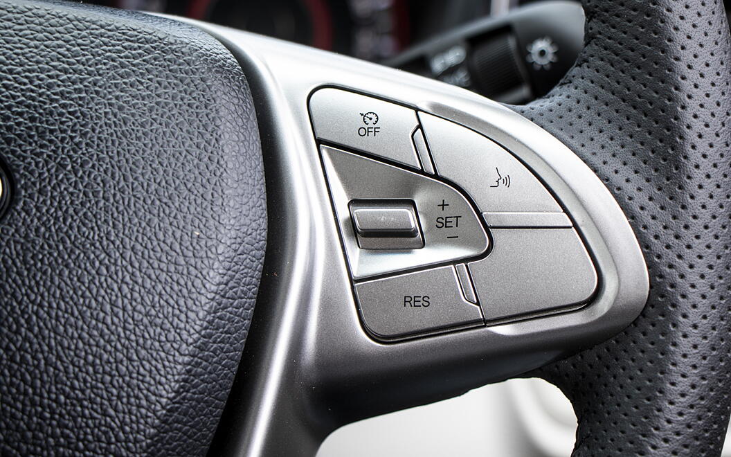 Mahindra XUV300 Steering Mounted Controls - Right