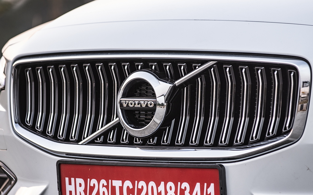 Volvo S60 - Front Grille | Volvo S60 Images