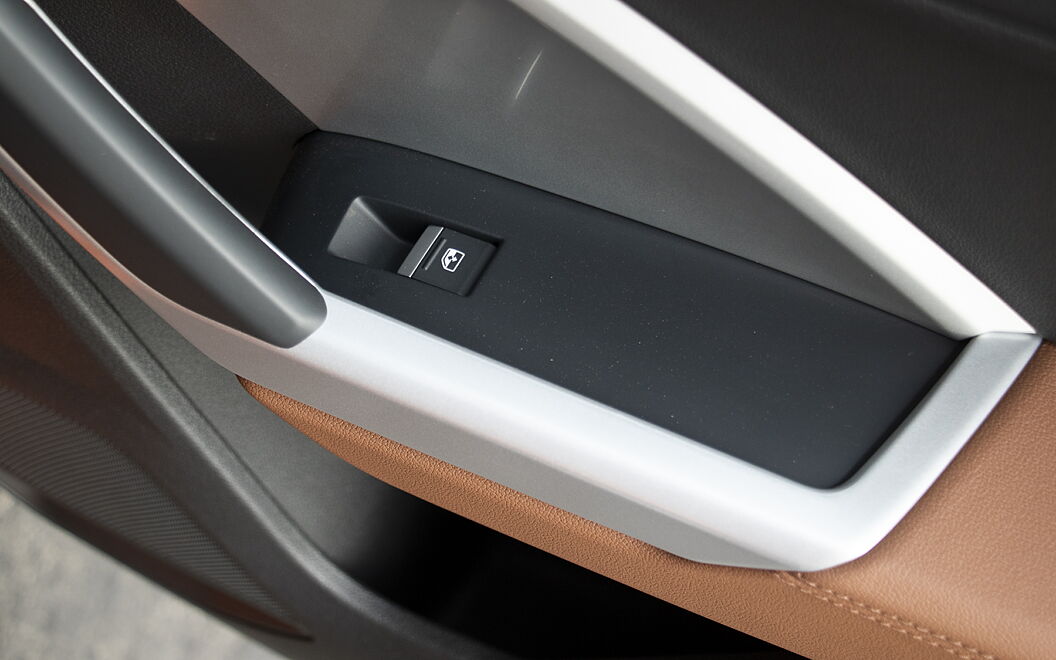 Audi Q3 Passenger Window Controls