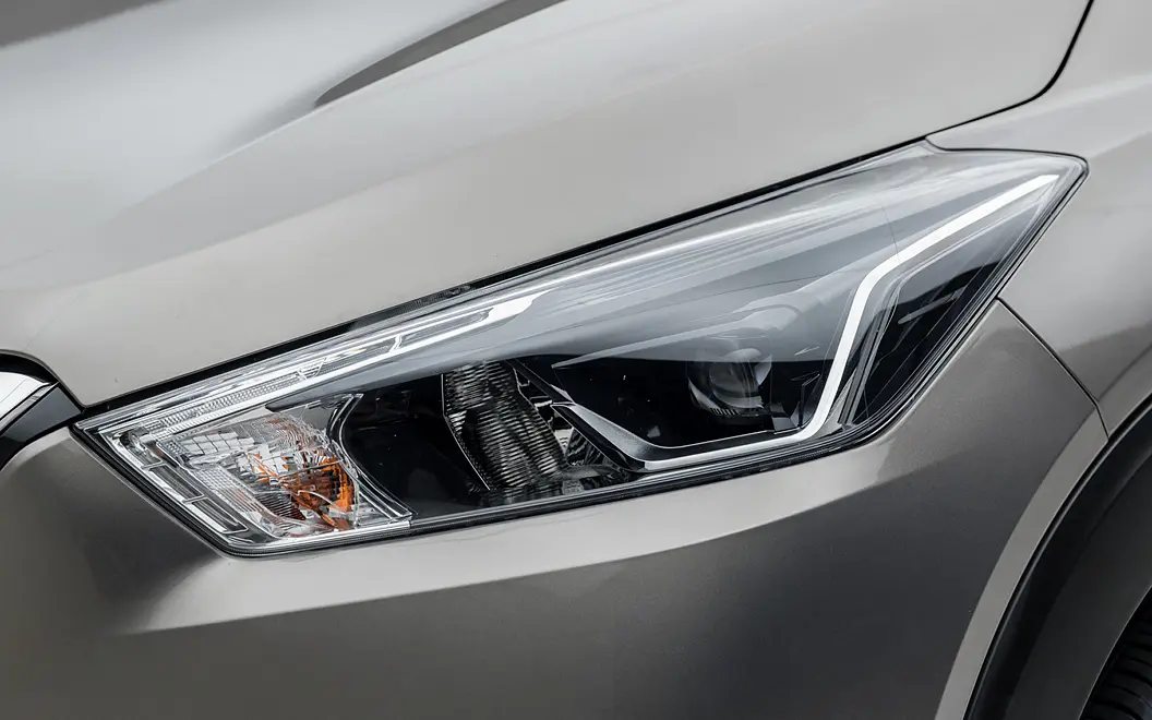Nissan Kicks Head Light