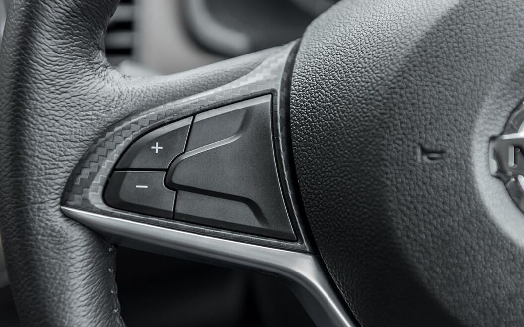 Nissan Kicks Steering Mounted Controls - Left
