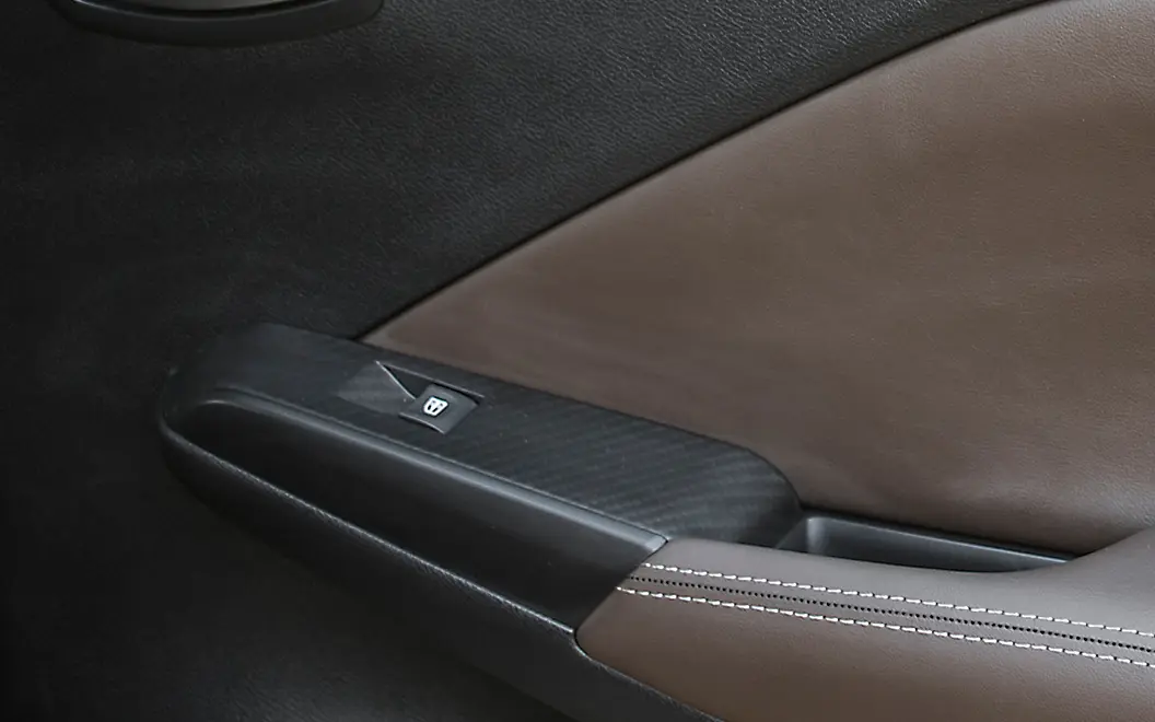 Nissan Kicks Passenger Window Controls