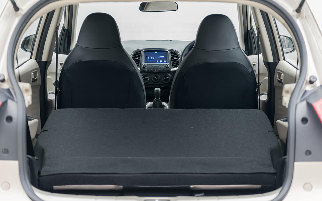 Hyundai Santro Bootspace with Folded Seats