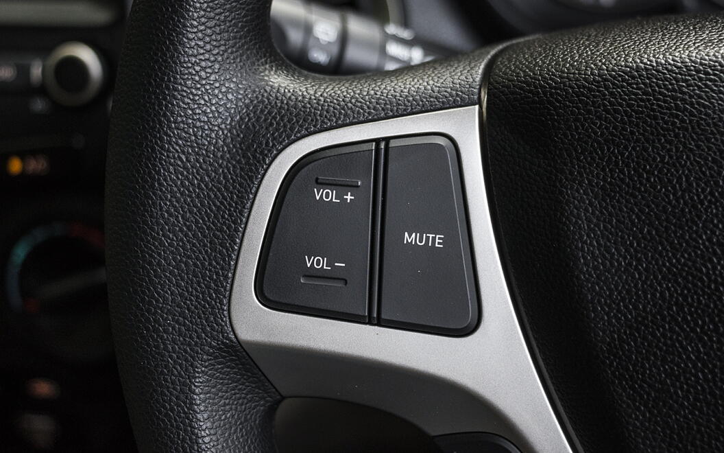 Hyundai Santro Steering Mounted Controls - Left