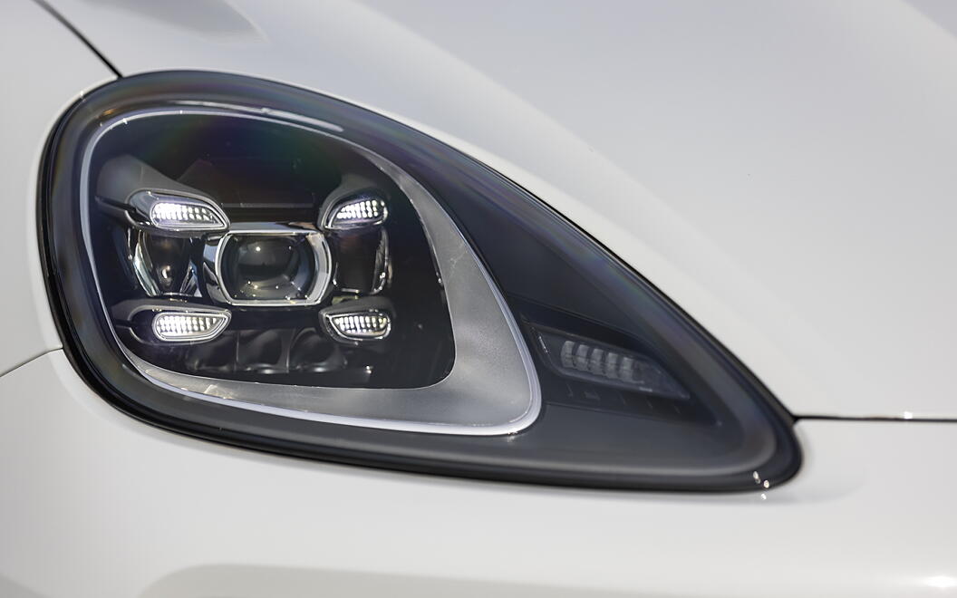 Porsche Cayenne Head Light