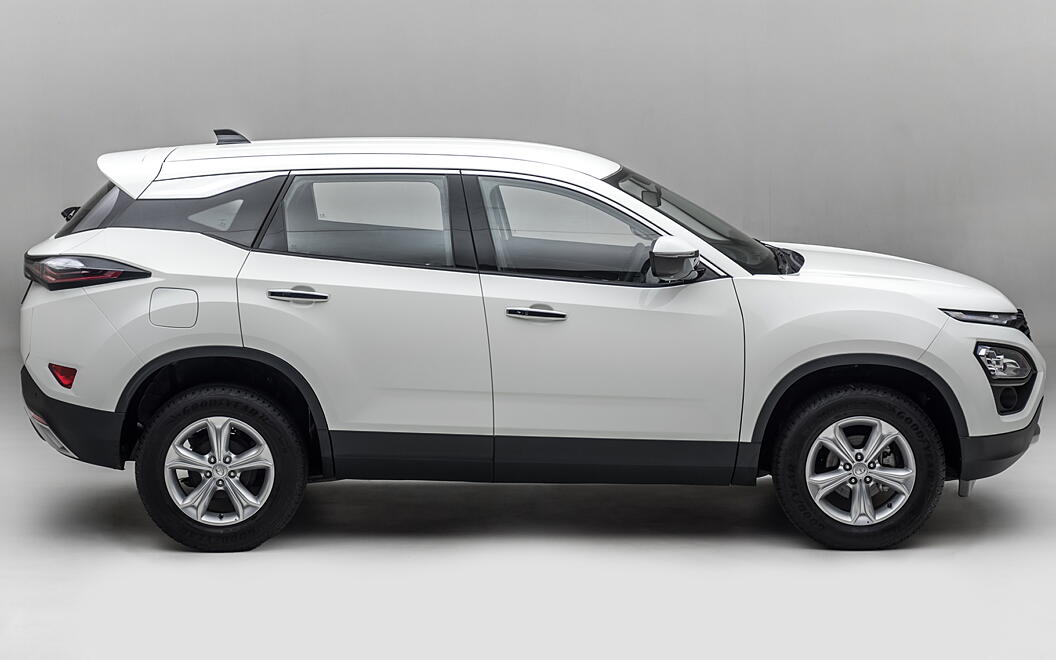 Tata Harrier Right View