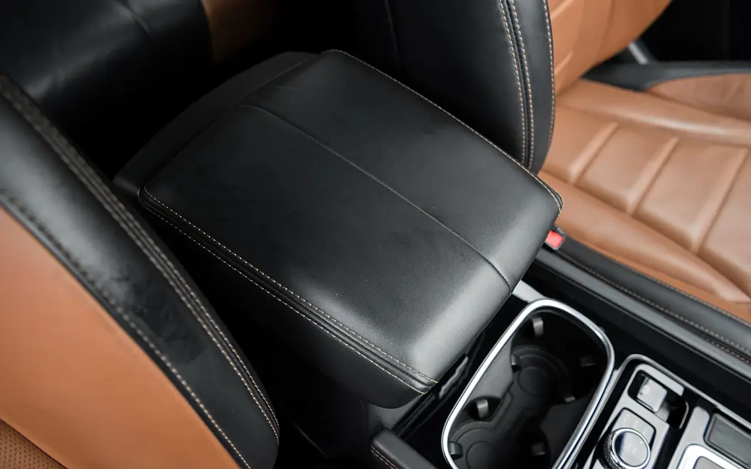 Mahindra Alturas G4 Front Arm Rest