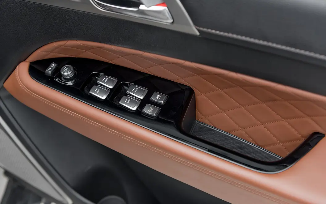 Mahindra Alturas G4 Driver Window Controls