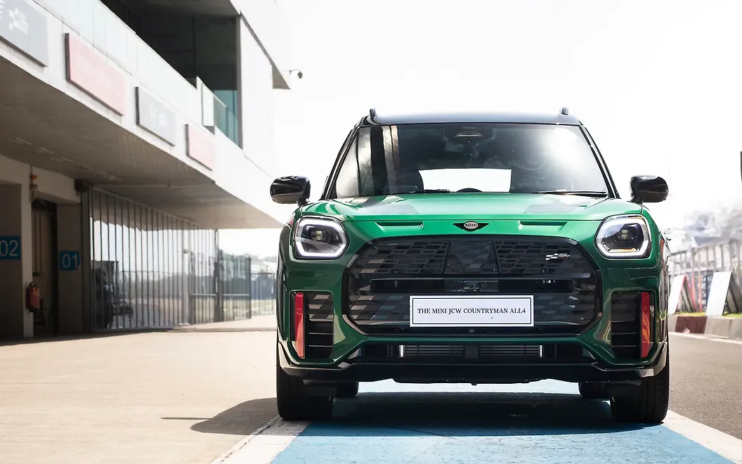 Mini Countryman Front View