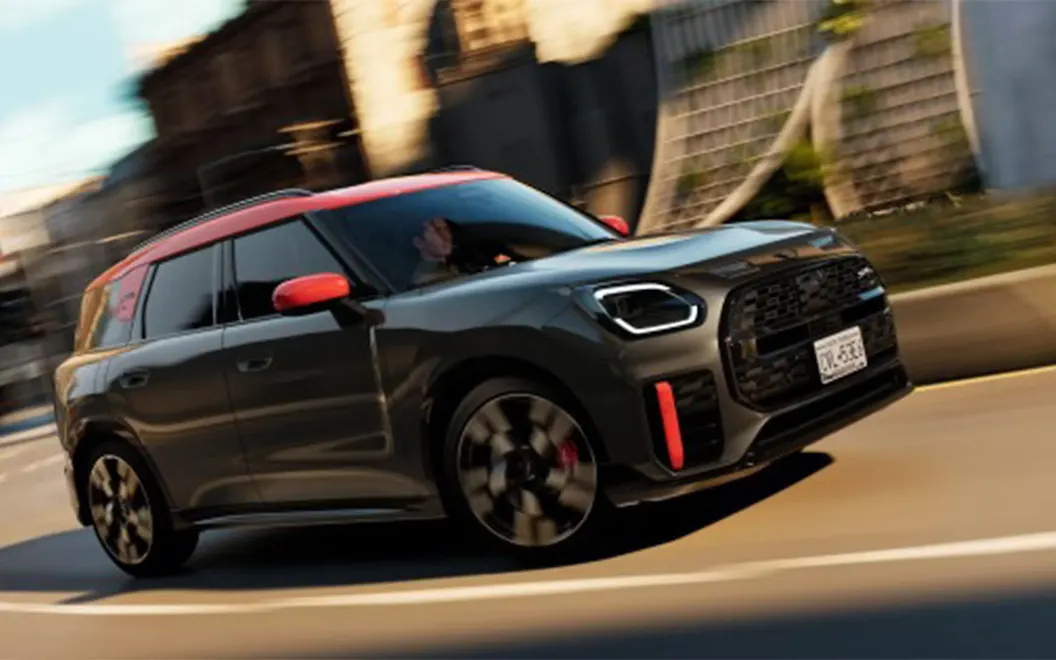 Mini Countryman Right View