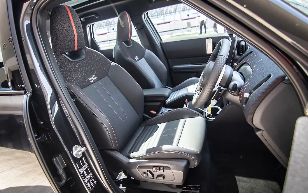 Mini Countryman Front Seats