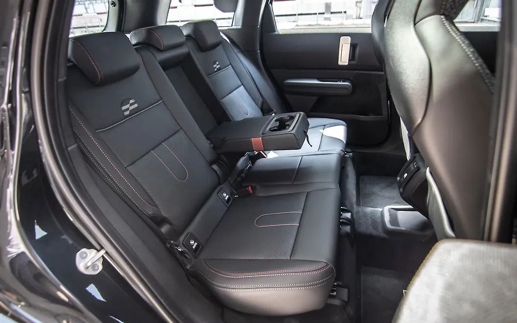 Mini Countryman Arm Rest in Rear Passenger Seats