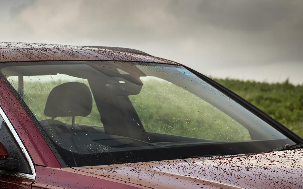 Audi Q8 Front Windscreen