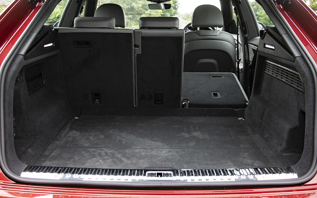 Audi Q8 Bootspace with Split Seat Folded