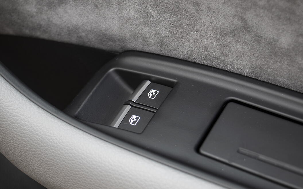 Audi Q8 Passenger Window Controls