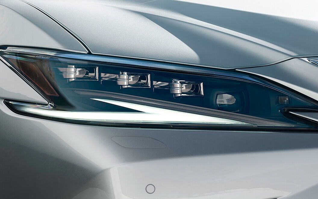 Lexus ES Head Light