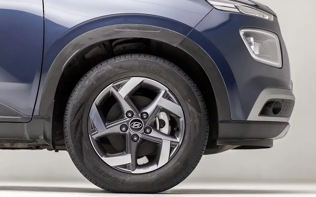 Hyundai Venue [2019-2022] - Rear Left View | Hyundai Venue [2019-2022 ...