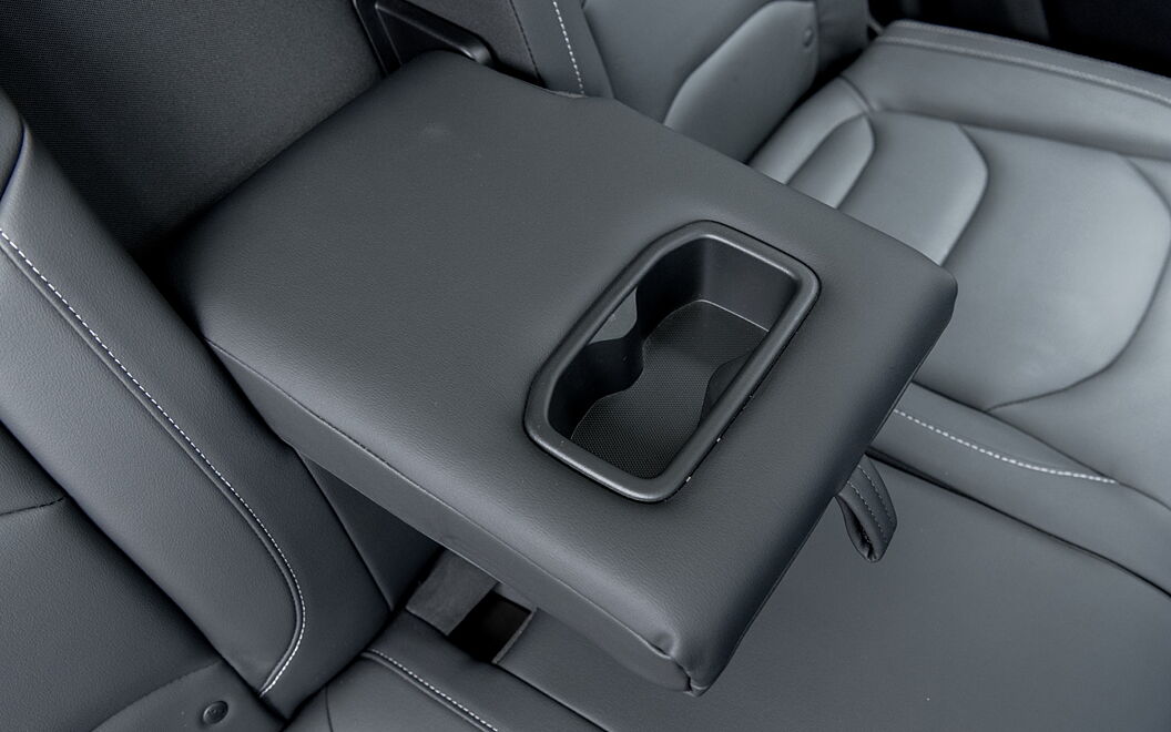 MG Hector [2019-2021] Arm Rest in Rear Passenger Seats