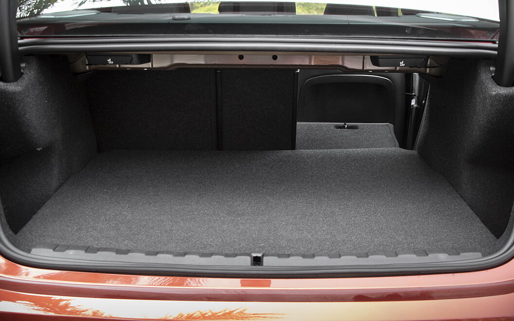 BMW 3 Series Bootspace with Split Seat Folded