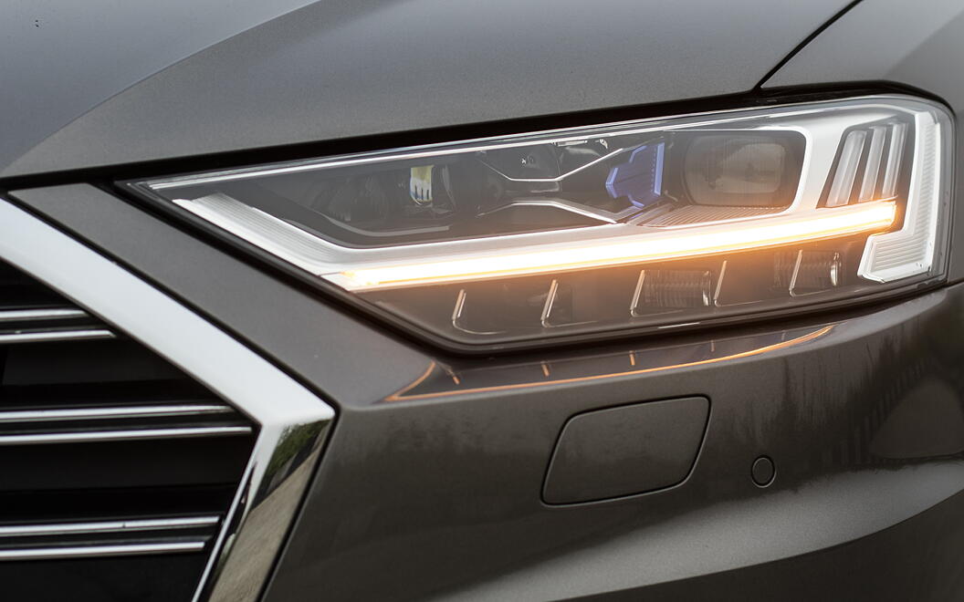 Audi A8 L [2018-2022] Turn Indicators