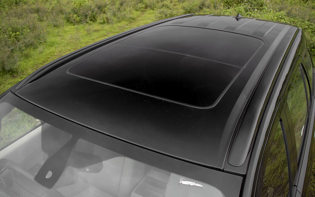 Ford Endeavour Roof